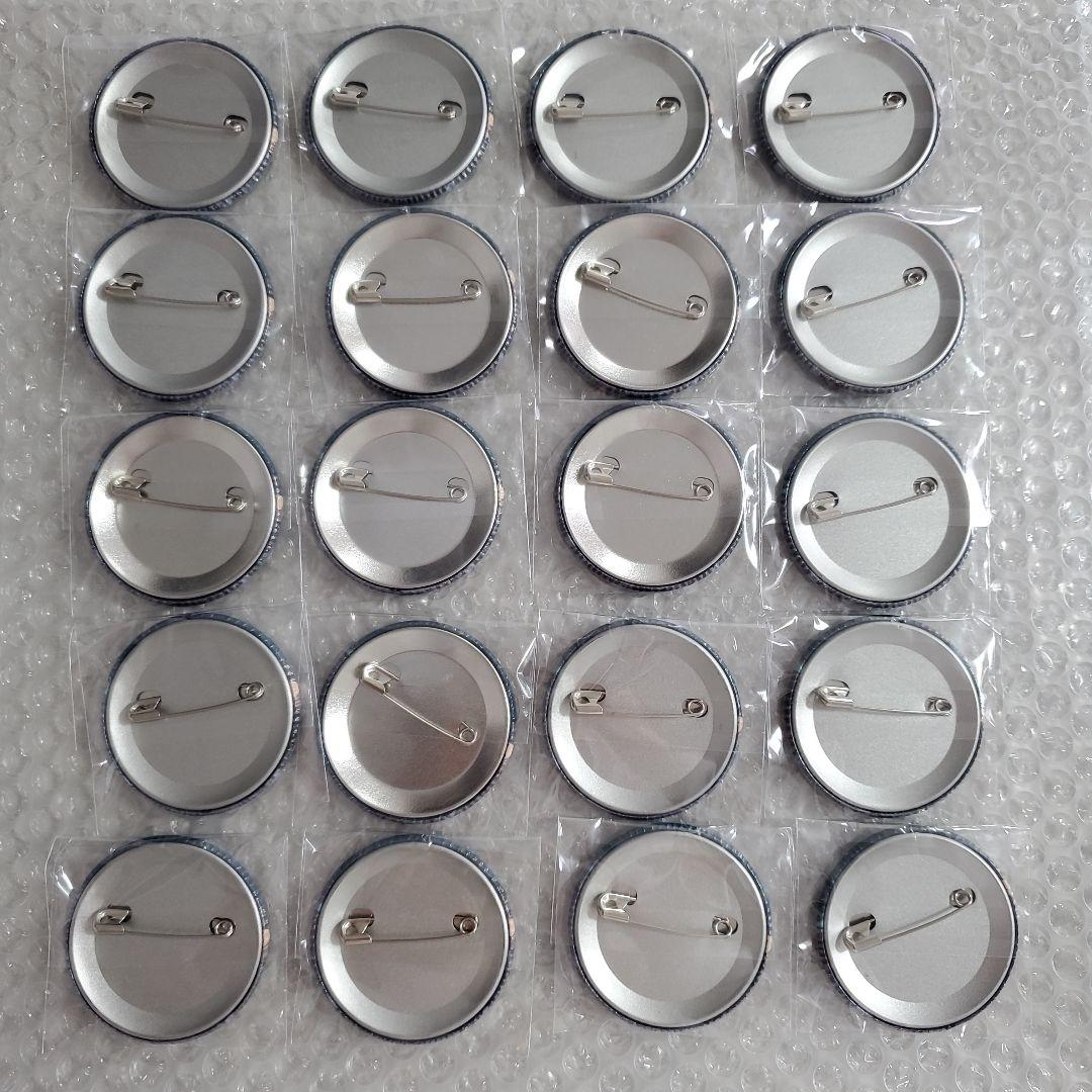 進撃の巨人　Dignified 　特典缶バッジ　リヴァイ　20個　アニメイト