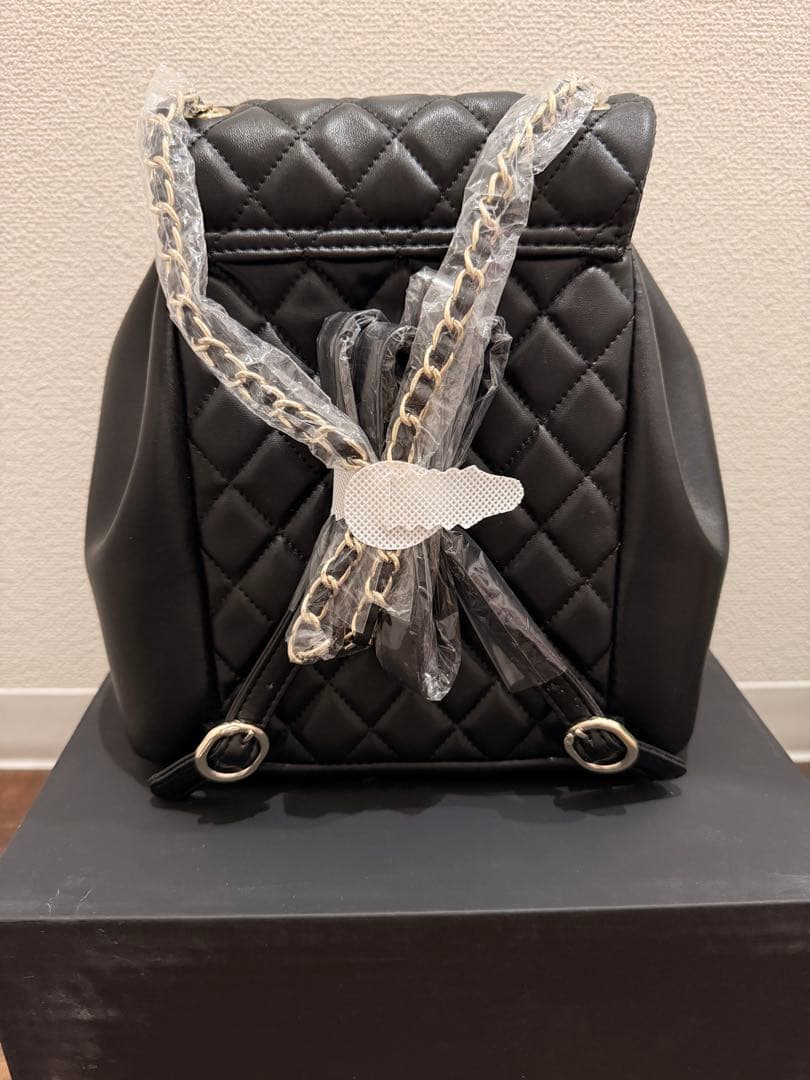 【高品質】ラムスキン　ブラックキルティングリュック　VIPノベルティー