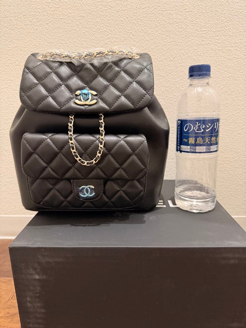 【高品質】ラムスキン　ブラックキルティングリュック　VIPノベルティー