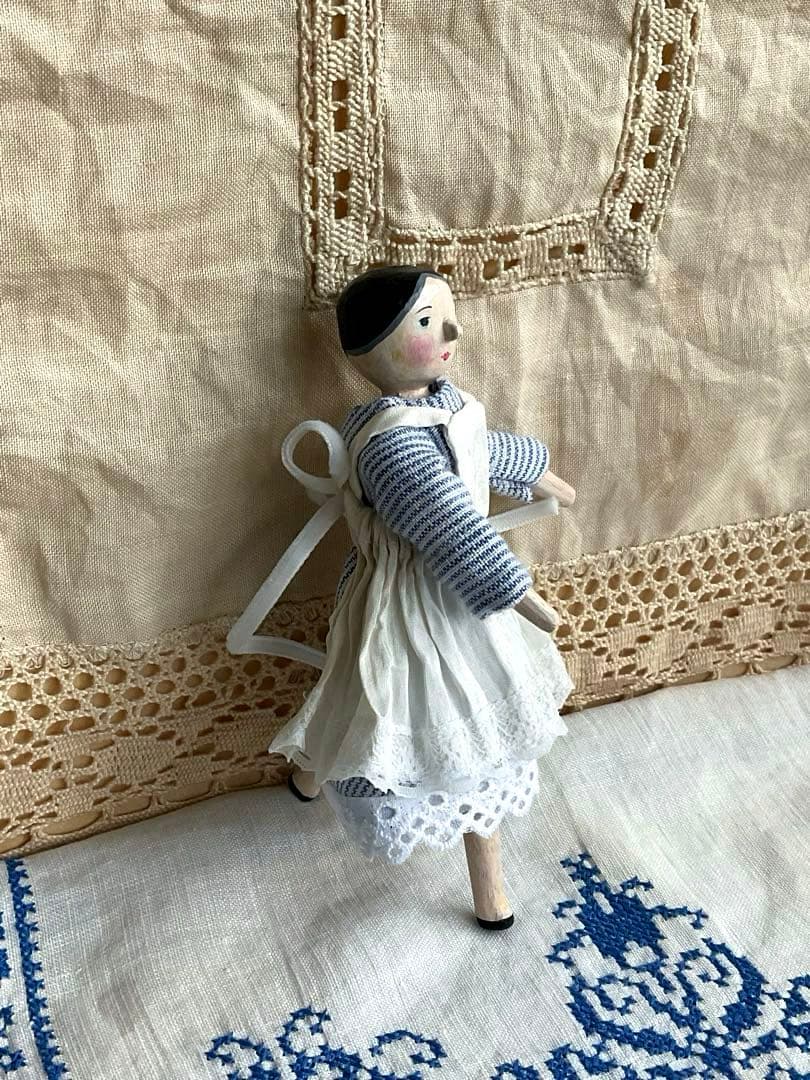 ペグドール 手作り木製人形 ハンドメイド ウッデンドール 12cmほど