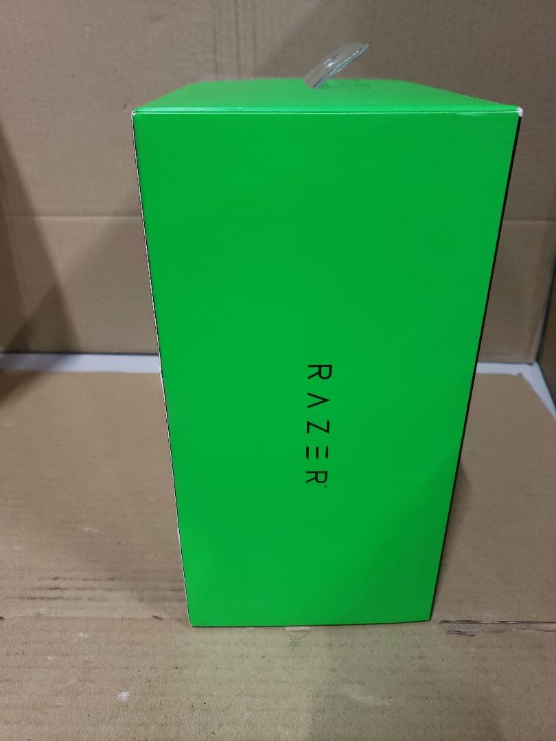 Razer Nari Essential ゲーミングヘッドセット THX