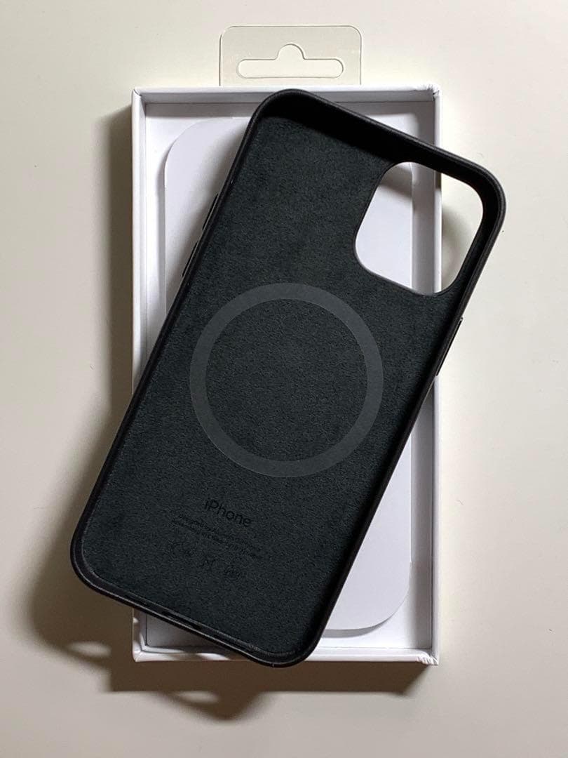 【新品】純正 iPhone 12 / 12 Pro レザーケース・ブラック①
