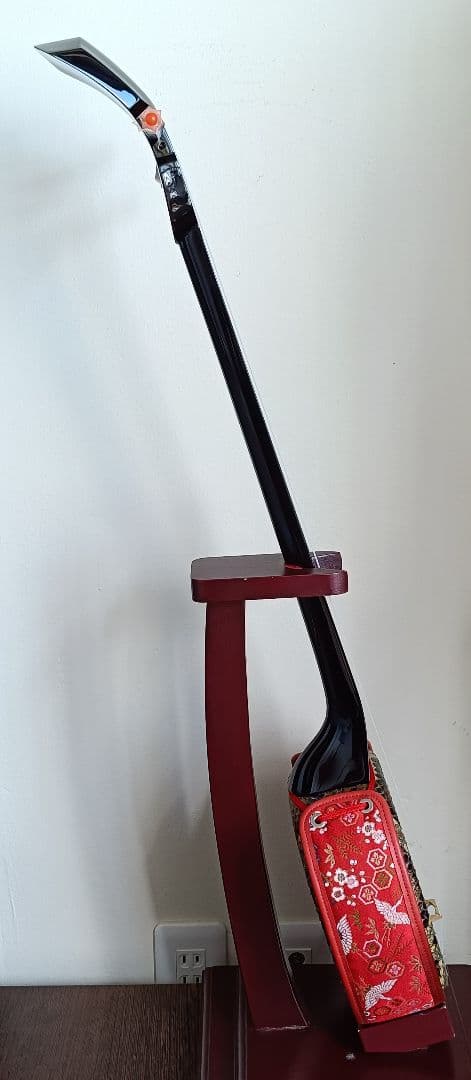 昭和名工佐久本盛信作写西平開鐘型三線　八重山黒木四つ割り物