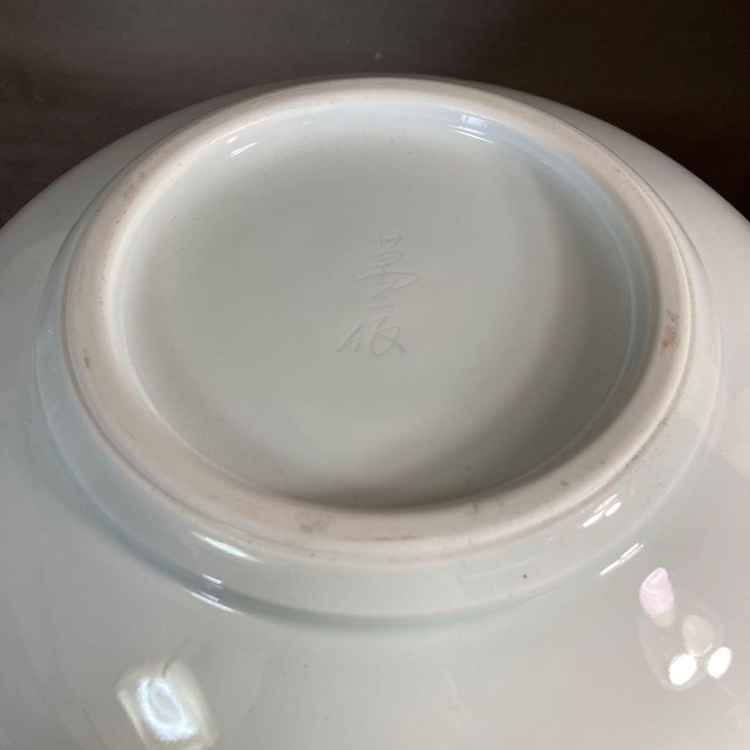 【井上萬二】白磁の伝統　日本の名窯　人間国宝　井上萬二作　白磁牡丹彫文　大花瓶