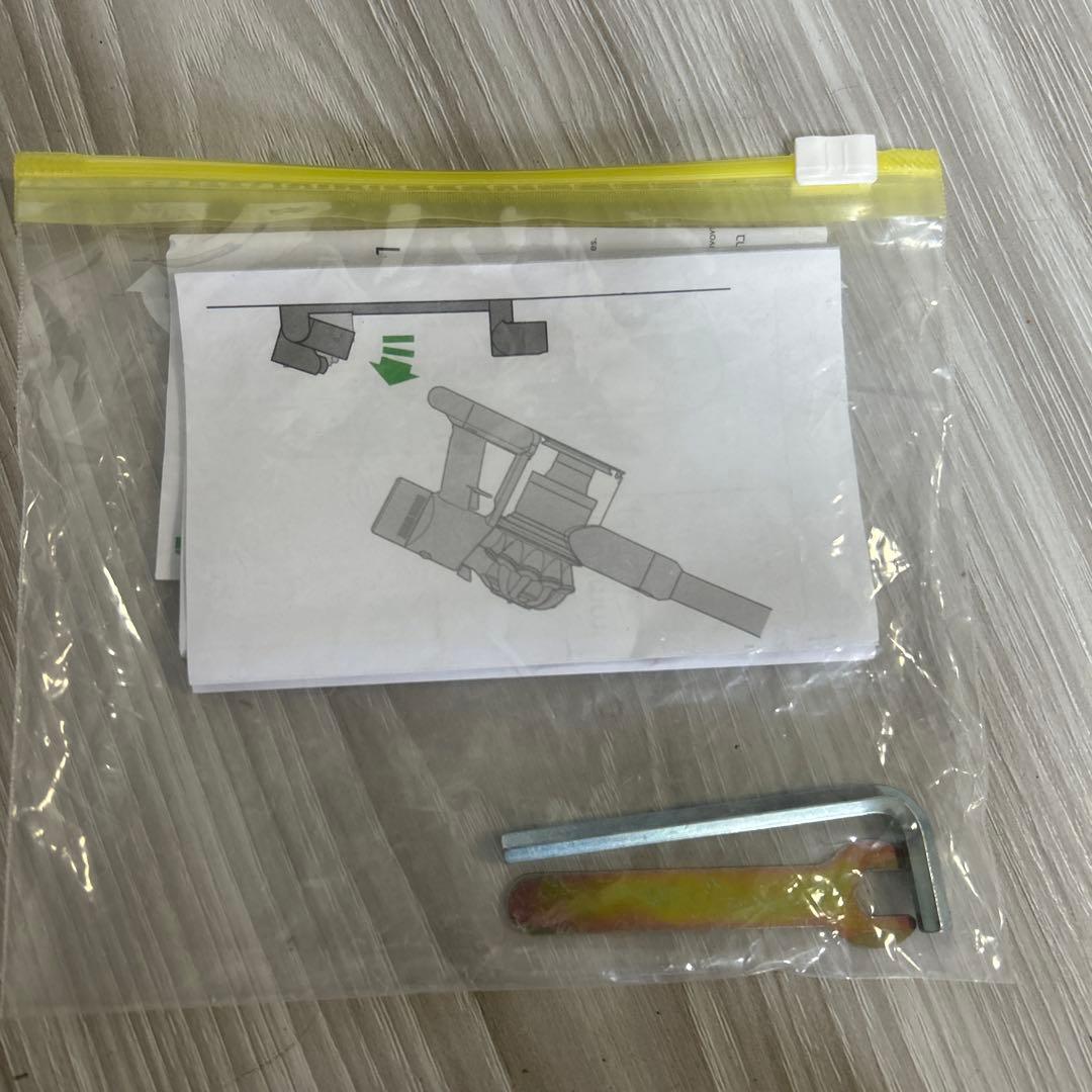 【美品】ダイソン V8 Slim Fluffy Extra SV10K EXT