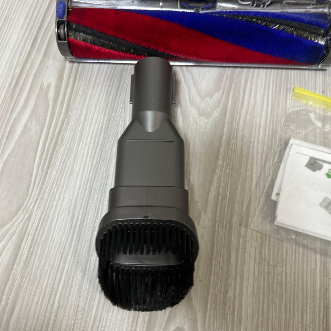 【美品】ダイソン V8 Slim Fluffy Extra SV10K EXT