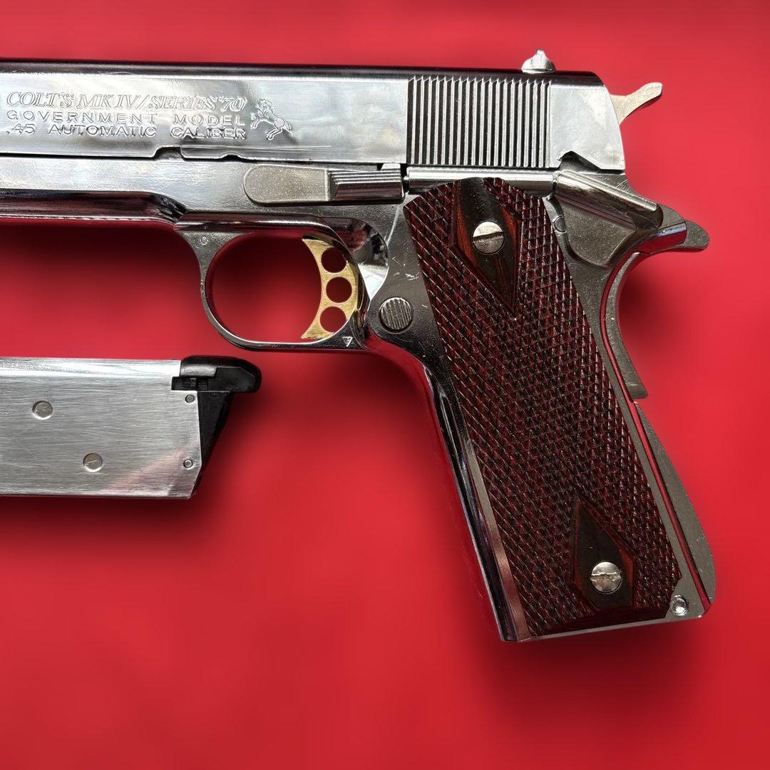 東京マルイ　豪華カスタム　コルトガバメント　S70 ニッケルフィニッシュ　木製