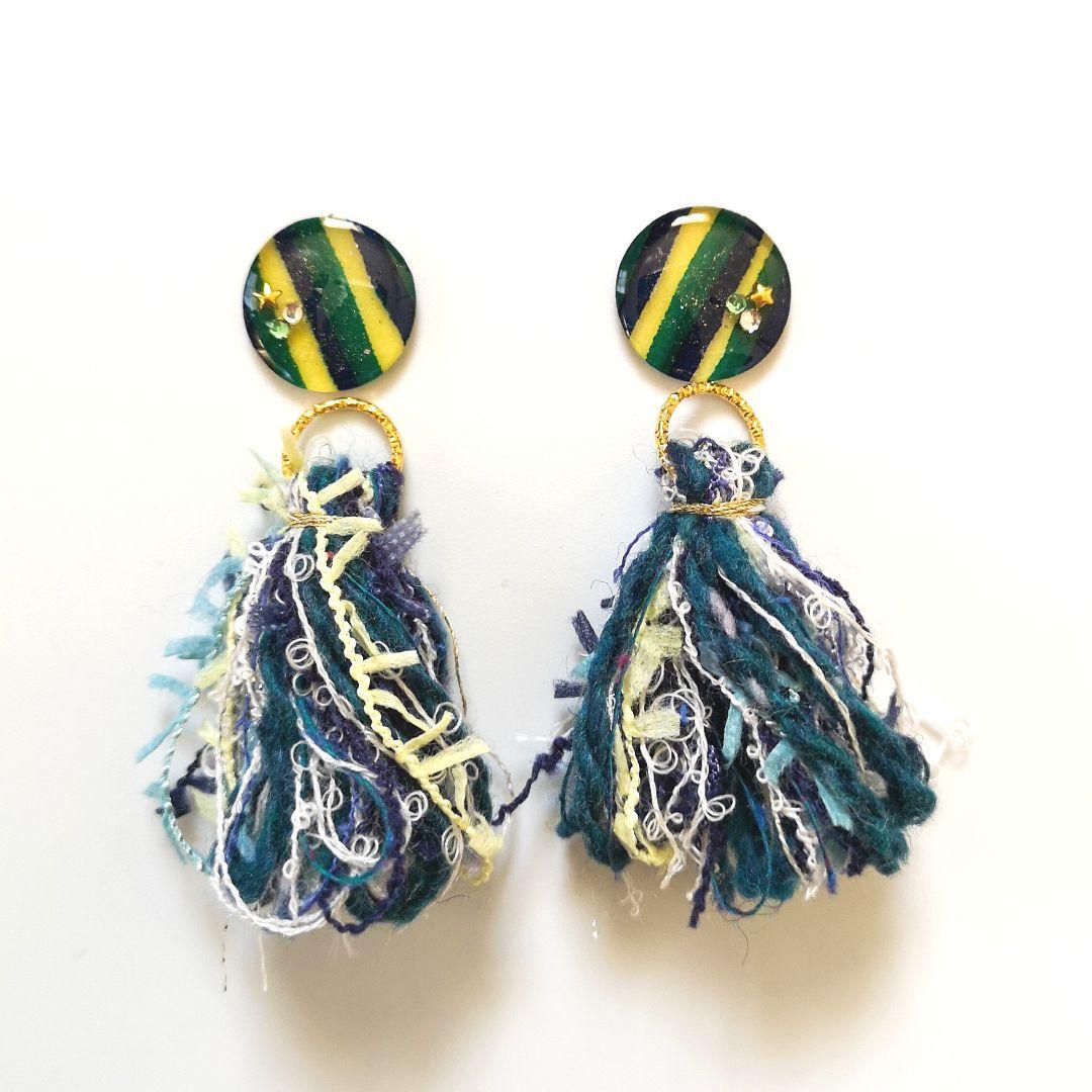 取引中　【sale】2way*ブルーとネイビーのカラフルなタッセルのピアス