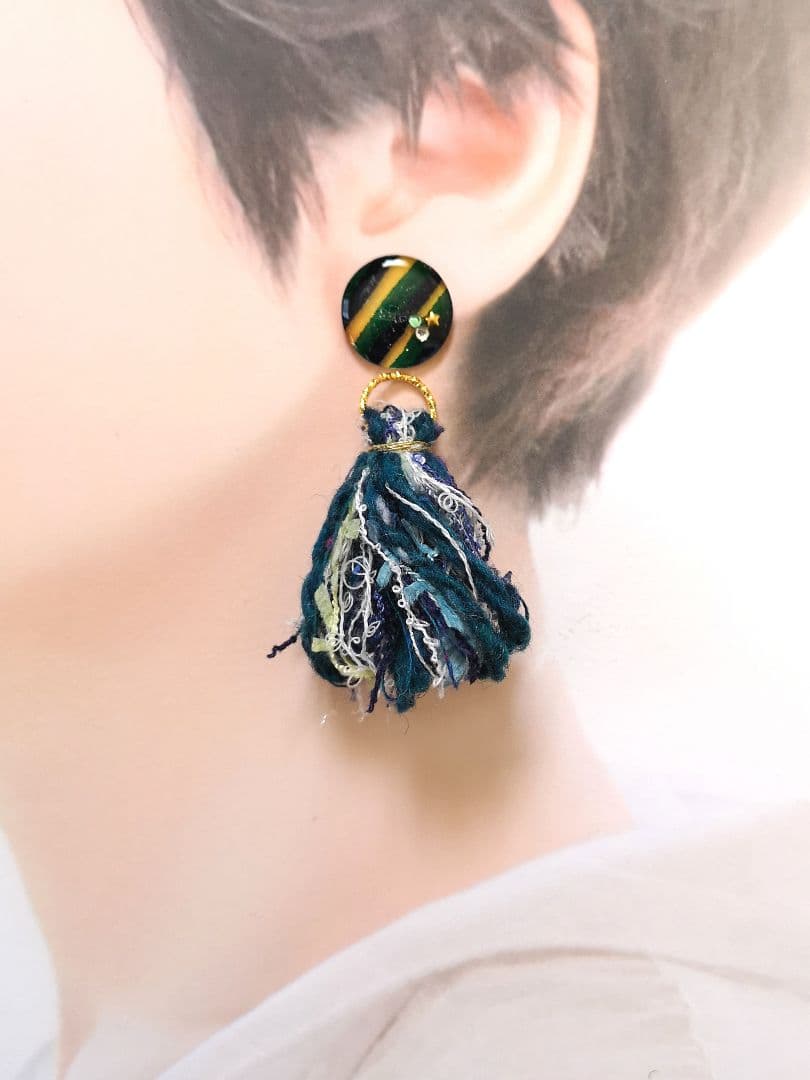 取引中　【sale】2way*ブルーとネイビーのカラフルなタッセルのピアス