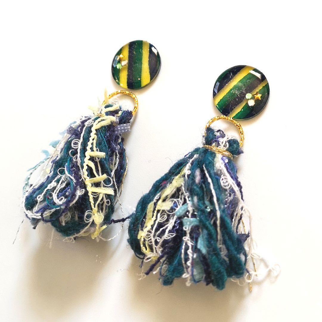 取引中　【sale】2way*ブルーとネイビーのカラフルなタッセルのピアス