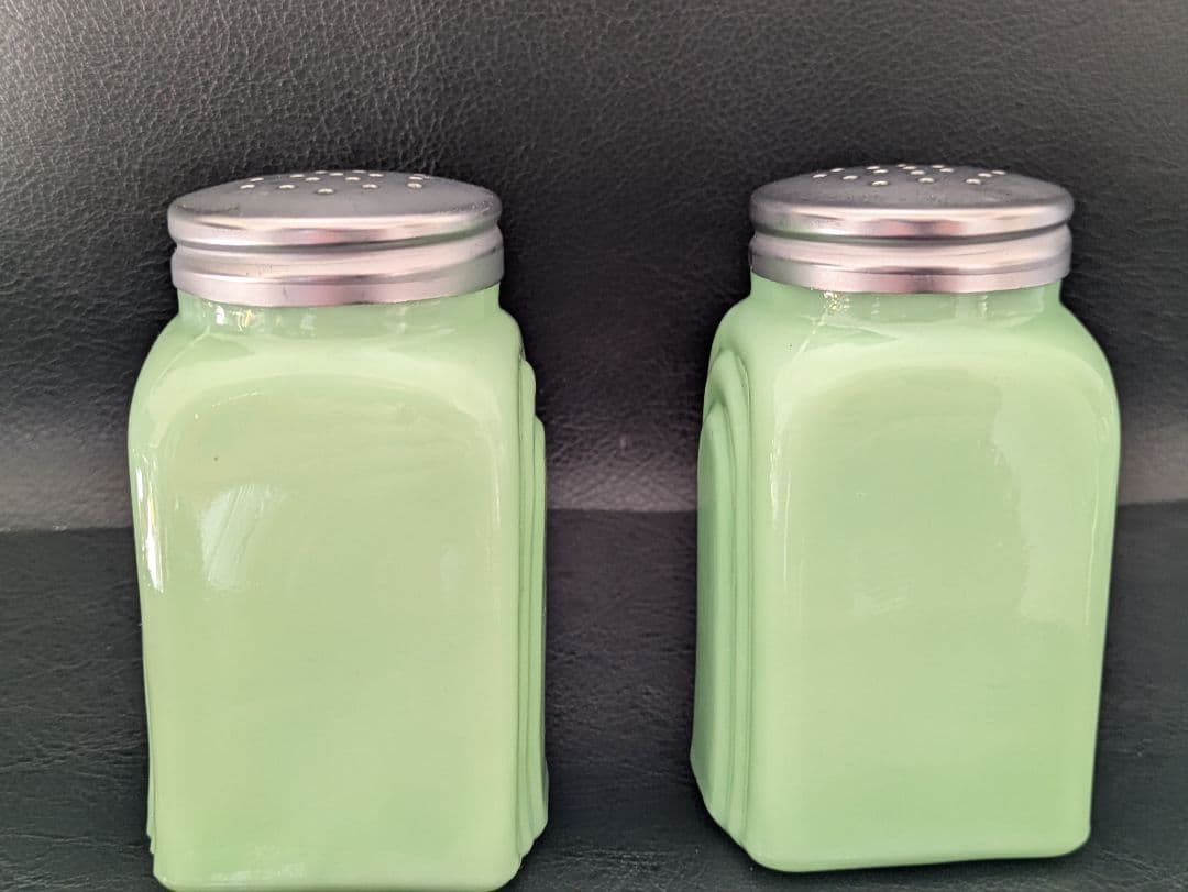 調味料入れ・ラベル VINTAGE JADEITE SALT&PEPPER