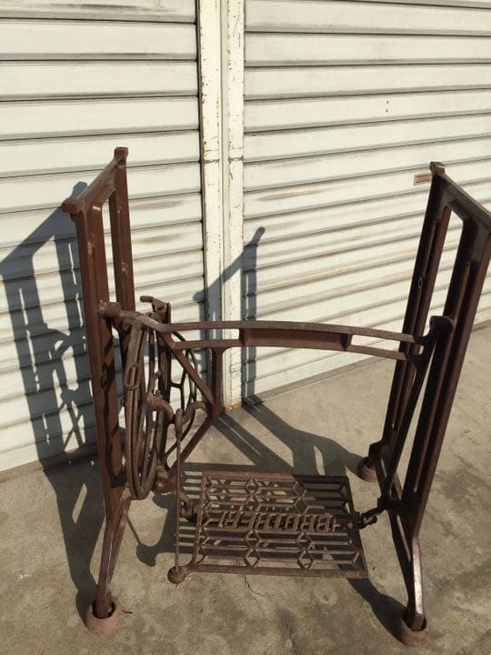 ミシン台座  金属 格安で