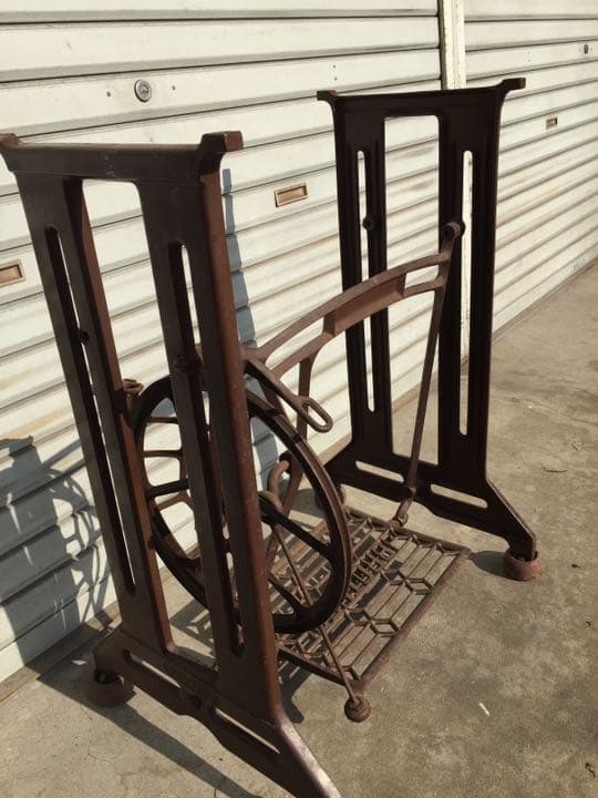 ミシン台座  金属 格安で