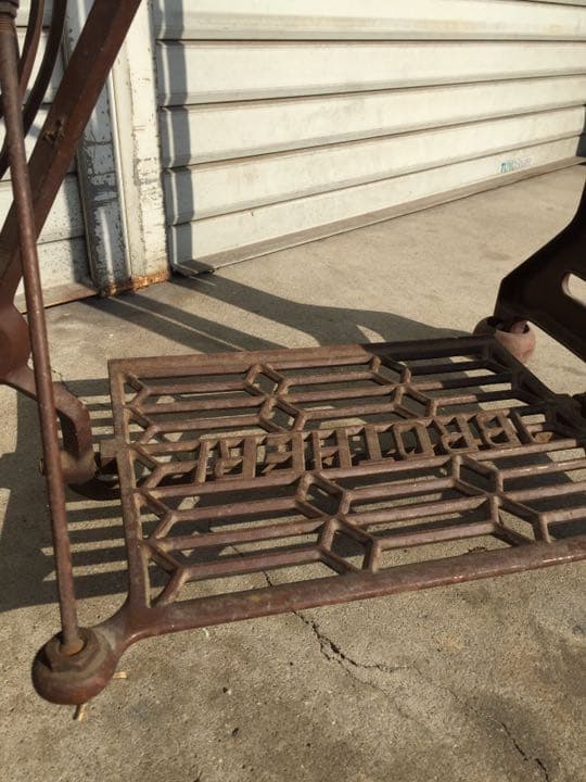 ミシン台座  金属 格安で