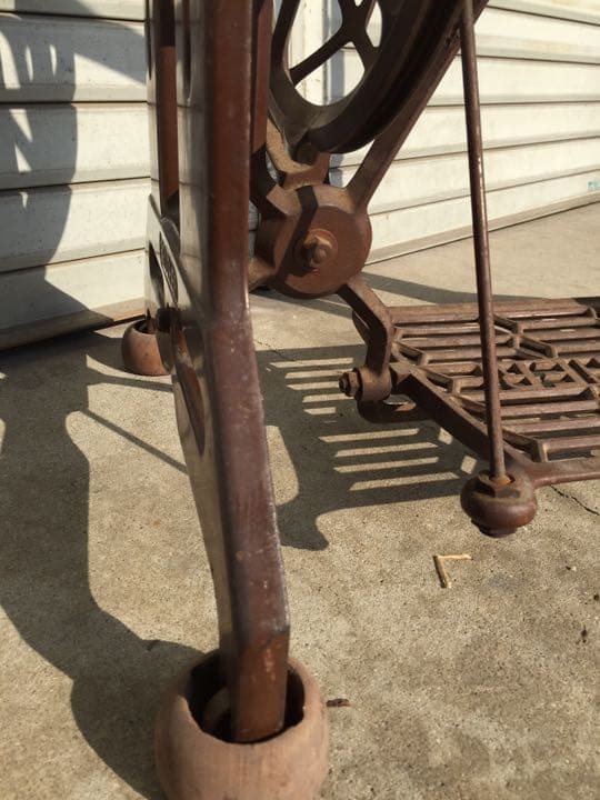 ミシン台座  金属 格安で