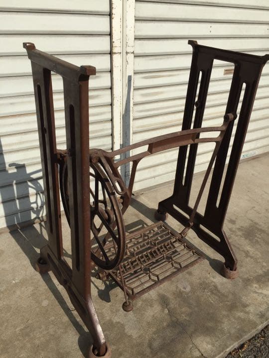 ミシン台座  金属 格安で