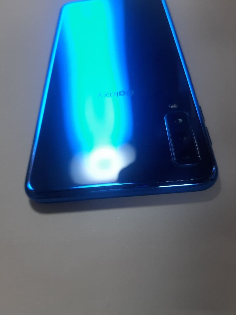 【美品】Galaxy A7 ブルー 本体