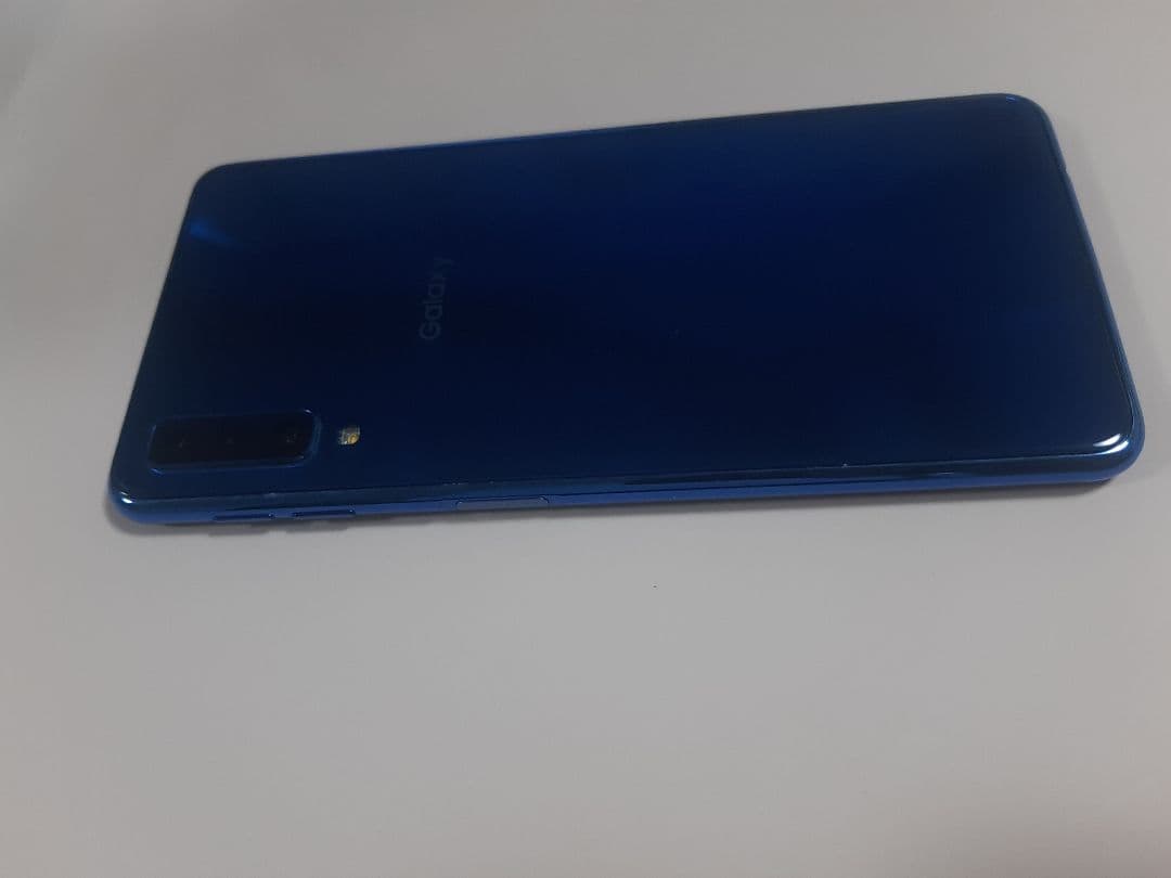 【美品】Galaxy A7 ブルー 本体