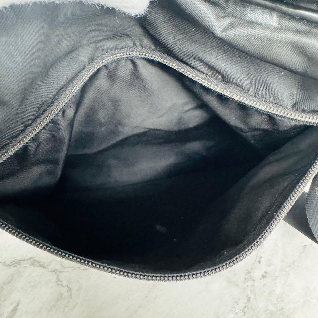 ✨PRADA✨プラダ✨ブラック✨ナイロン✨三角ロゴプレート✨ショルダーバッグ✨