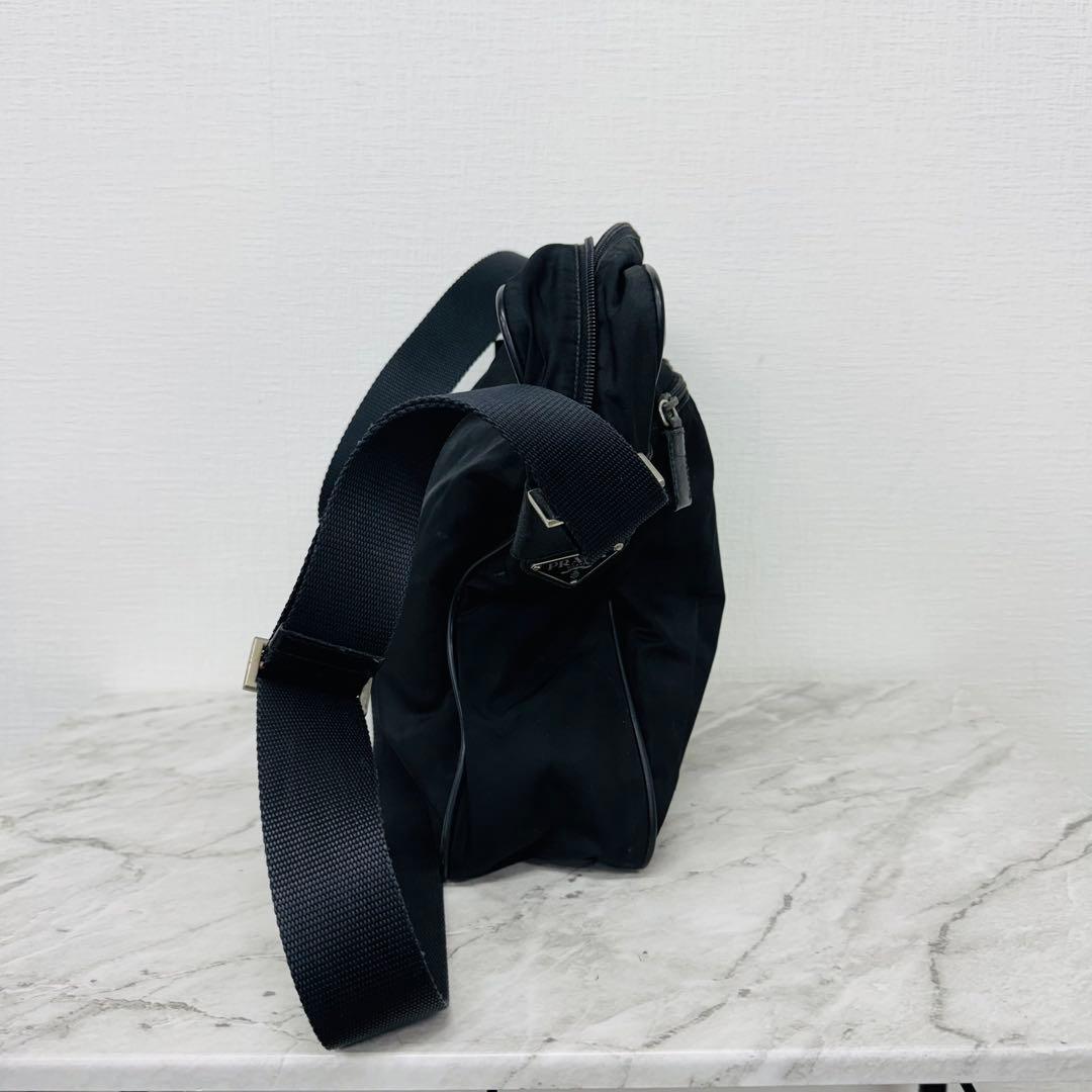 ✨PRADA✨プラダ✨ブラック✨ナイロン✨三角ロゴプレート✨ショルダーバッグ✨
