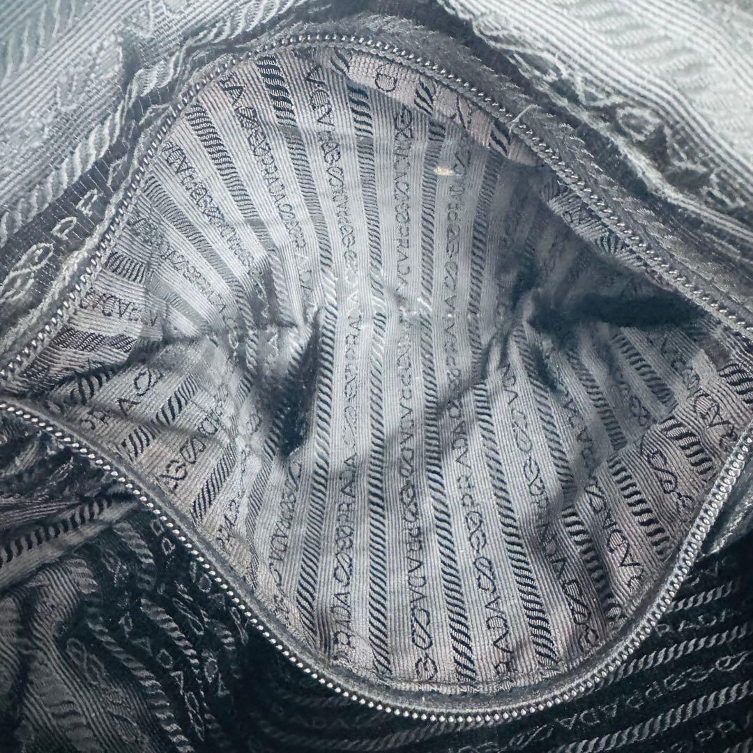 ✨PRADA✨プラダ✨ブラック✨ナイロン✨三角ロゴプレート✨ショルダーバッグ✨