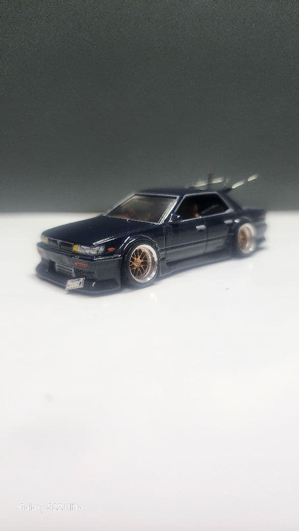 ホットウィール　日産ローレル改造～！ローダウン～！BBS深リム～！