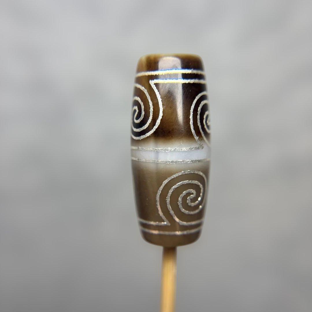 よーこ瑪瑙　銀線白毫天珠　2-207