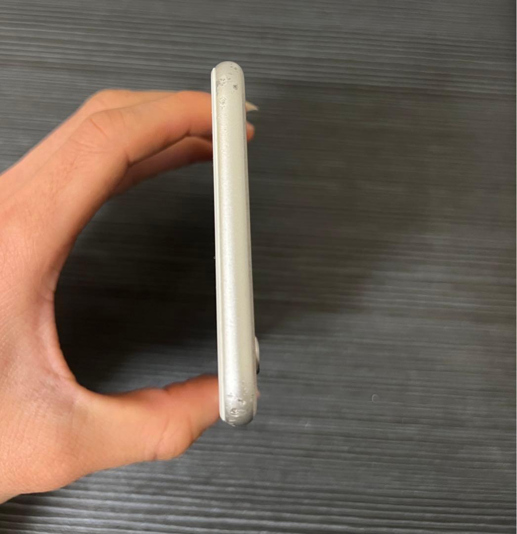iPhone 6s Plusシルバー128GBバッテリー最大容量82％
