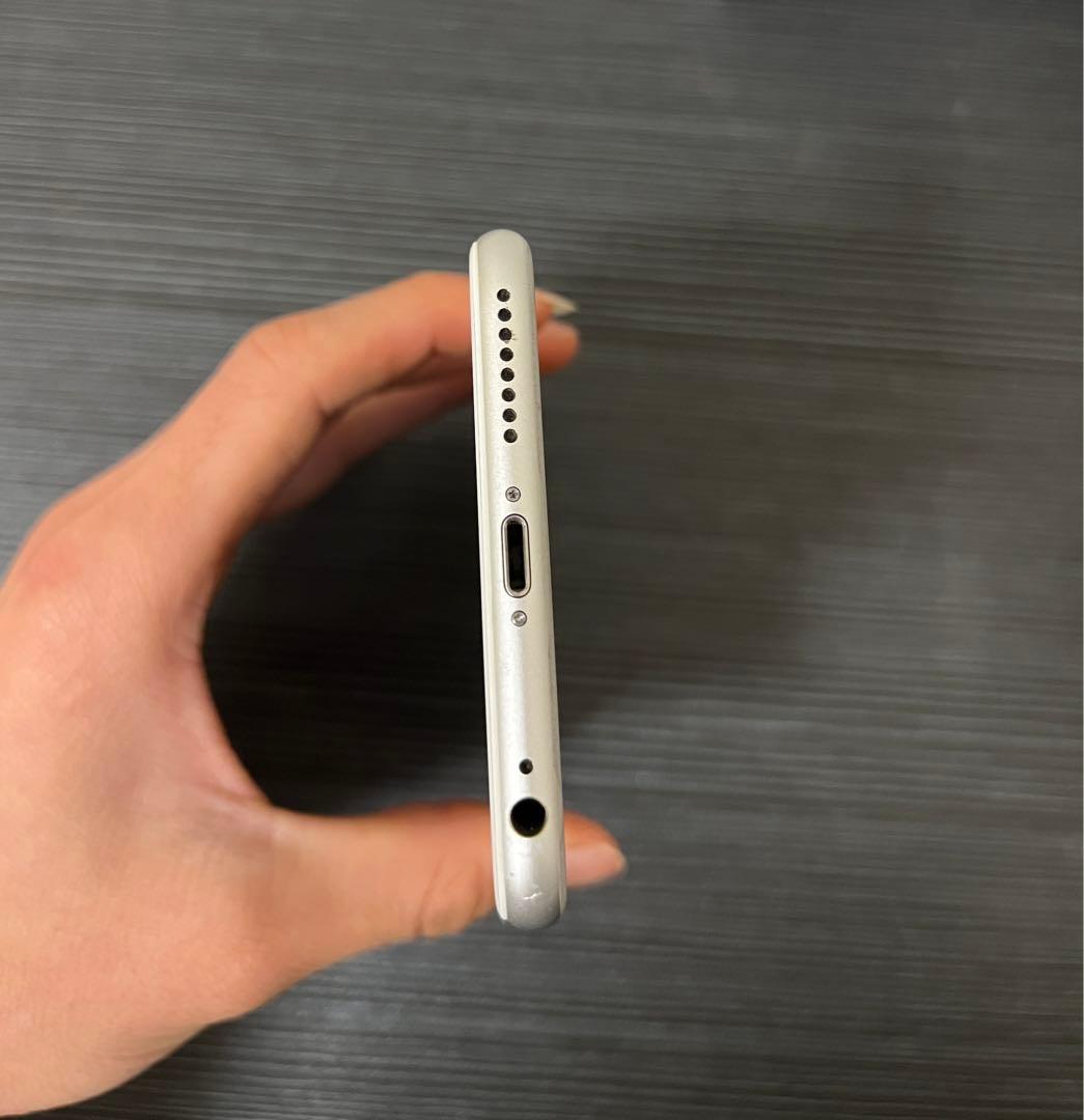 iPhone 6s Plusシルバー128GBバッテリー最大容量82％