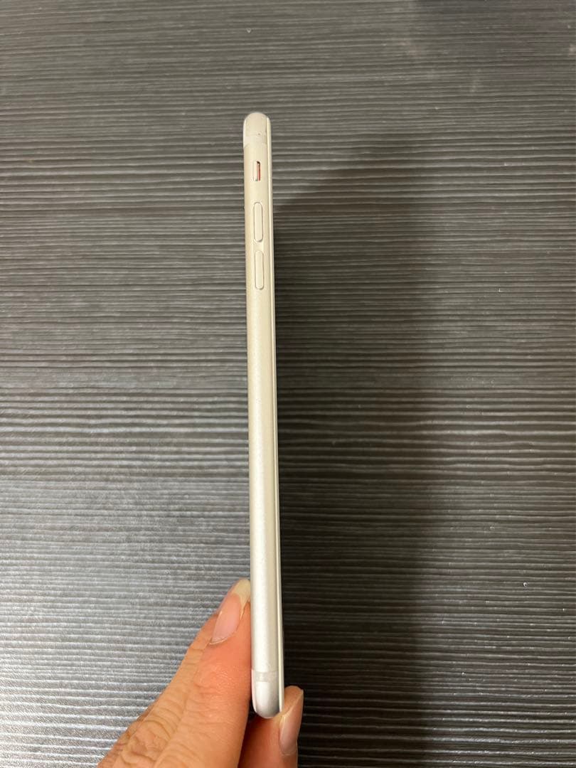 iPhone 6s Plusシルバー128GBバッテリー最大容量82％