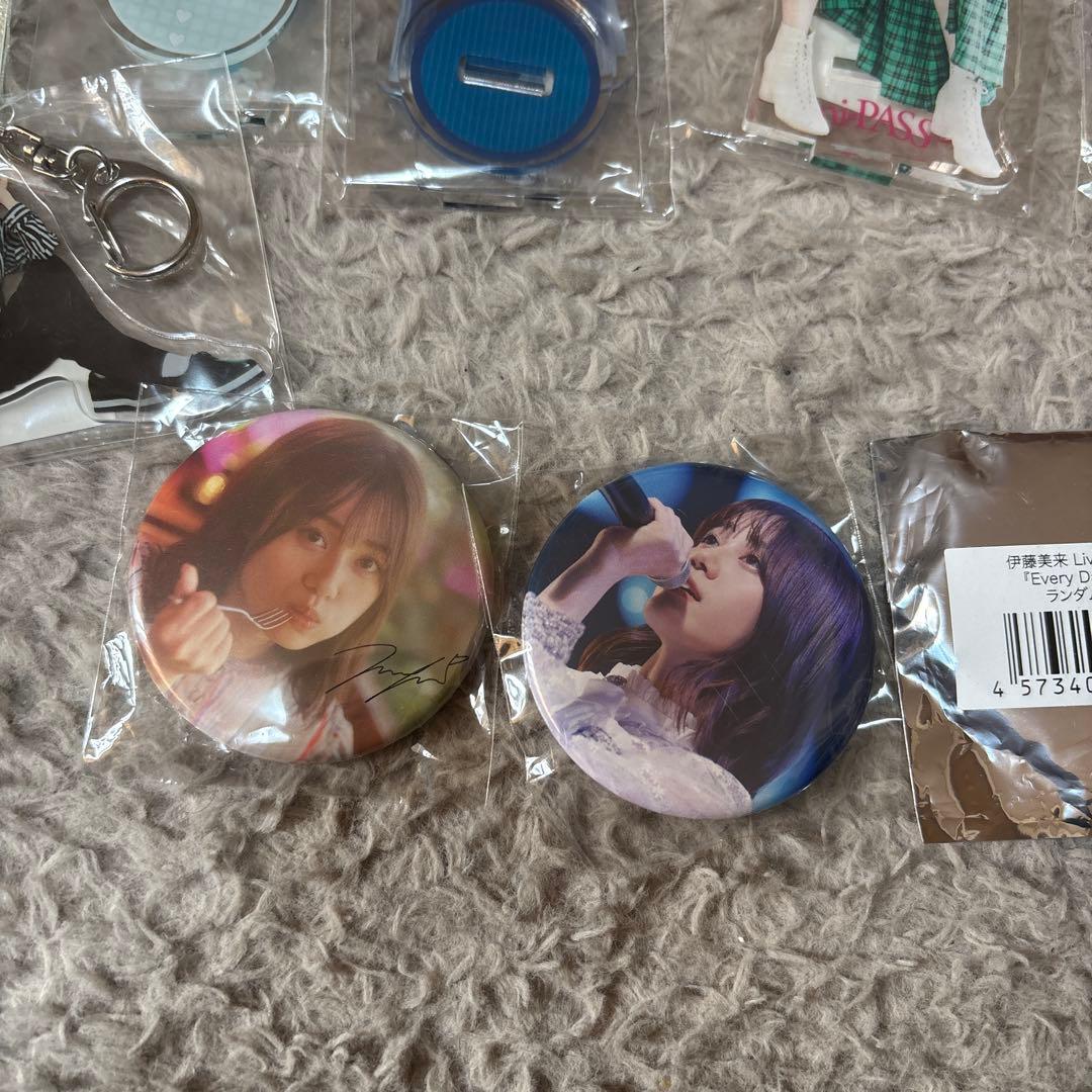 伊藤美来　引退　アクリルスタンド