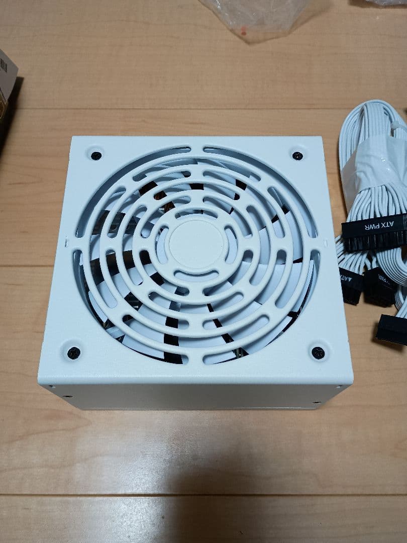 850W ホワイト 電源ユニット 80 PLUS
