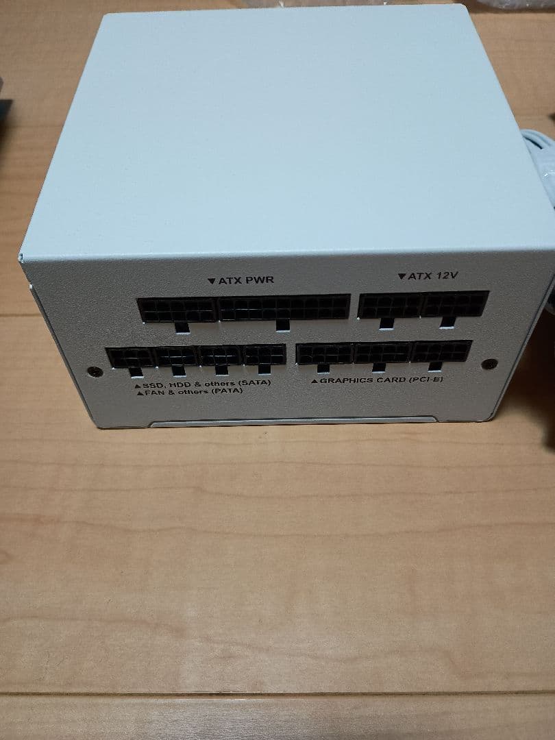850W ホワイト 電源ユニット 80 PLUS