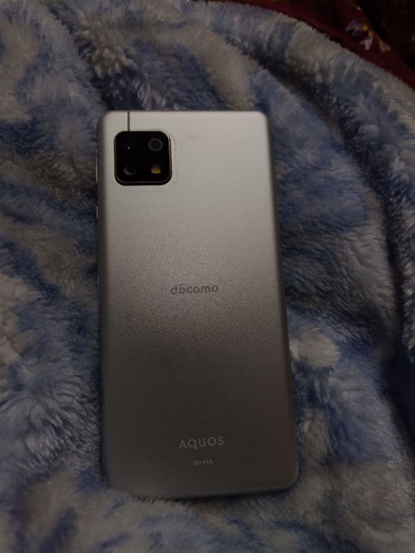 AQUOS シルバー 本体A SH-41A SIM フリー使用品 動作確認済