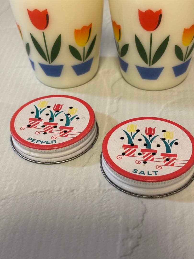 Fire-King チューリップ　ペッパー&ソルト