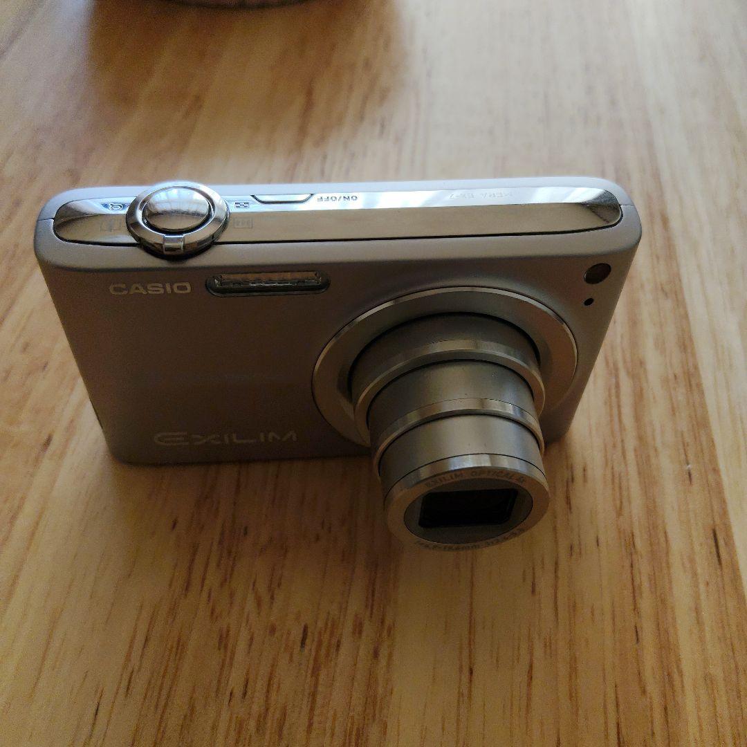 CASIO EXILIM EX-Z200デジタルカメラ シルバー