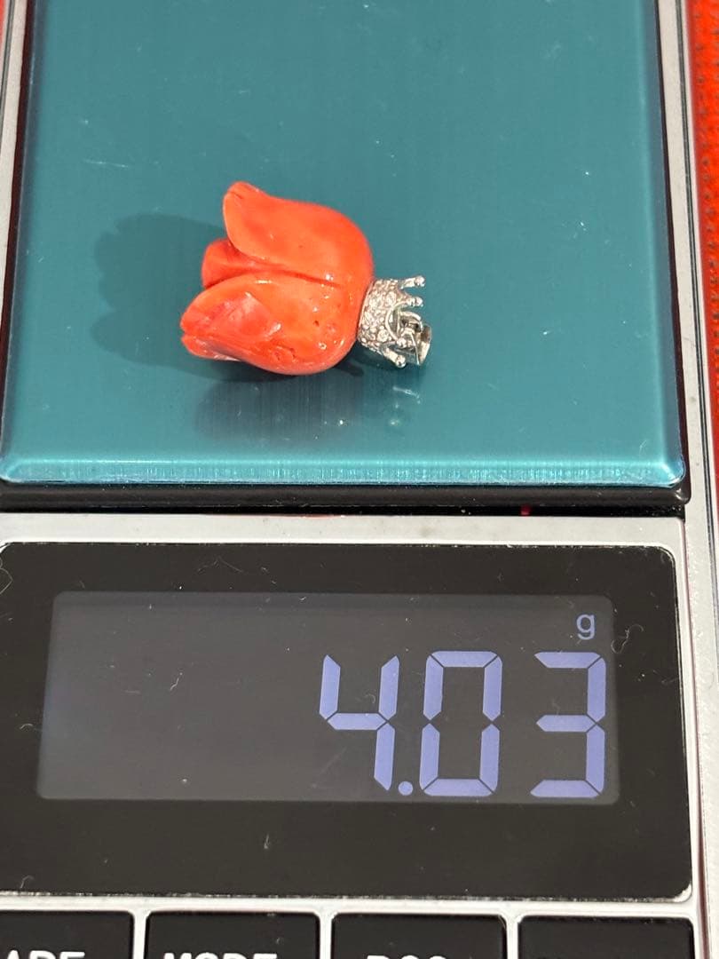 天然赤珊瑚　国産本珊瑚　薔薇ペンダントトップ（s 556）