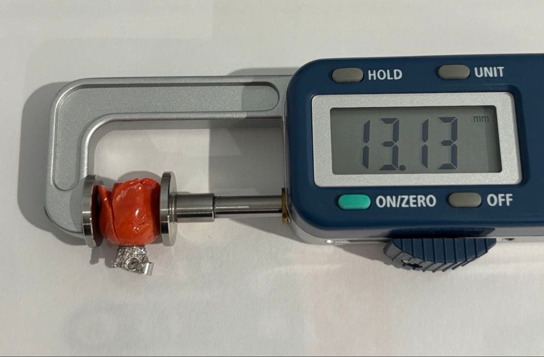 天然赤珊瑚　国産本珊瑚　薔薇ペンダントトップ（s 556）