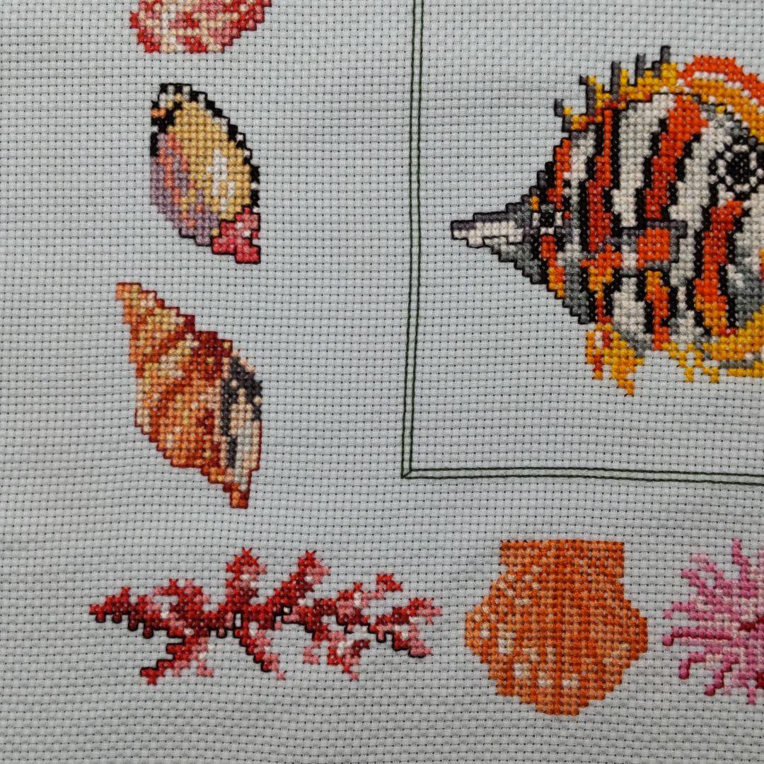 クロスステッチ完成品　魚