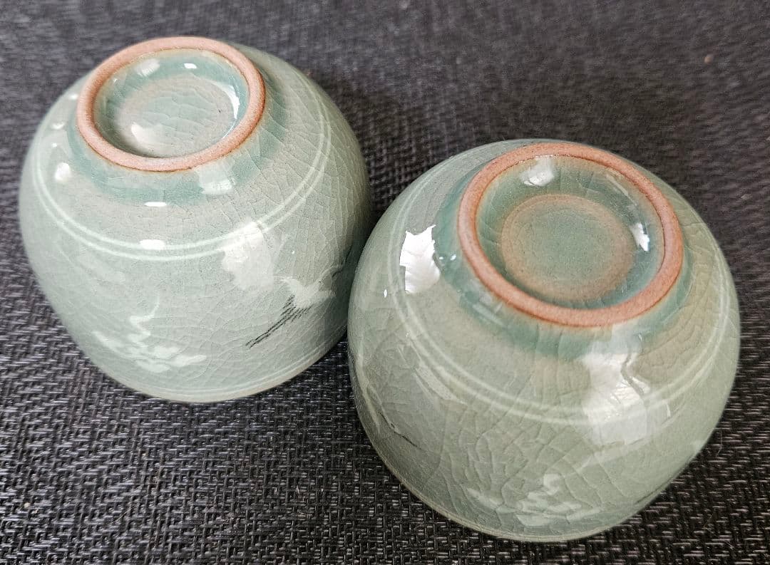 韓国　人間文化財　人間国宝　柳海剛作　高麗青磁　象嵌　雲鶴図　ぐい呑　盃　酒杯