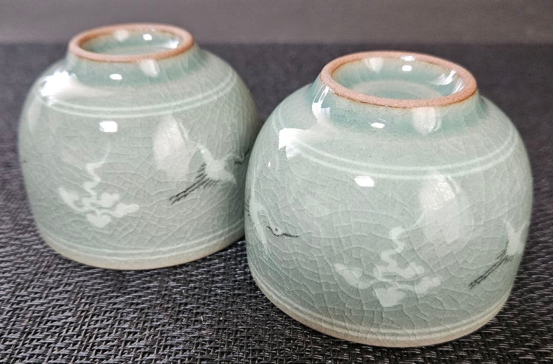 韓国　人間文化財　人間国宝　柳海剛作　高麗青磁　象嵌　雲鶴図　ぐい呑　盃　酒杯