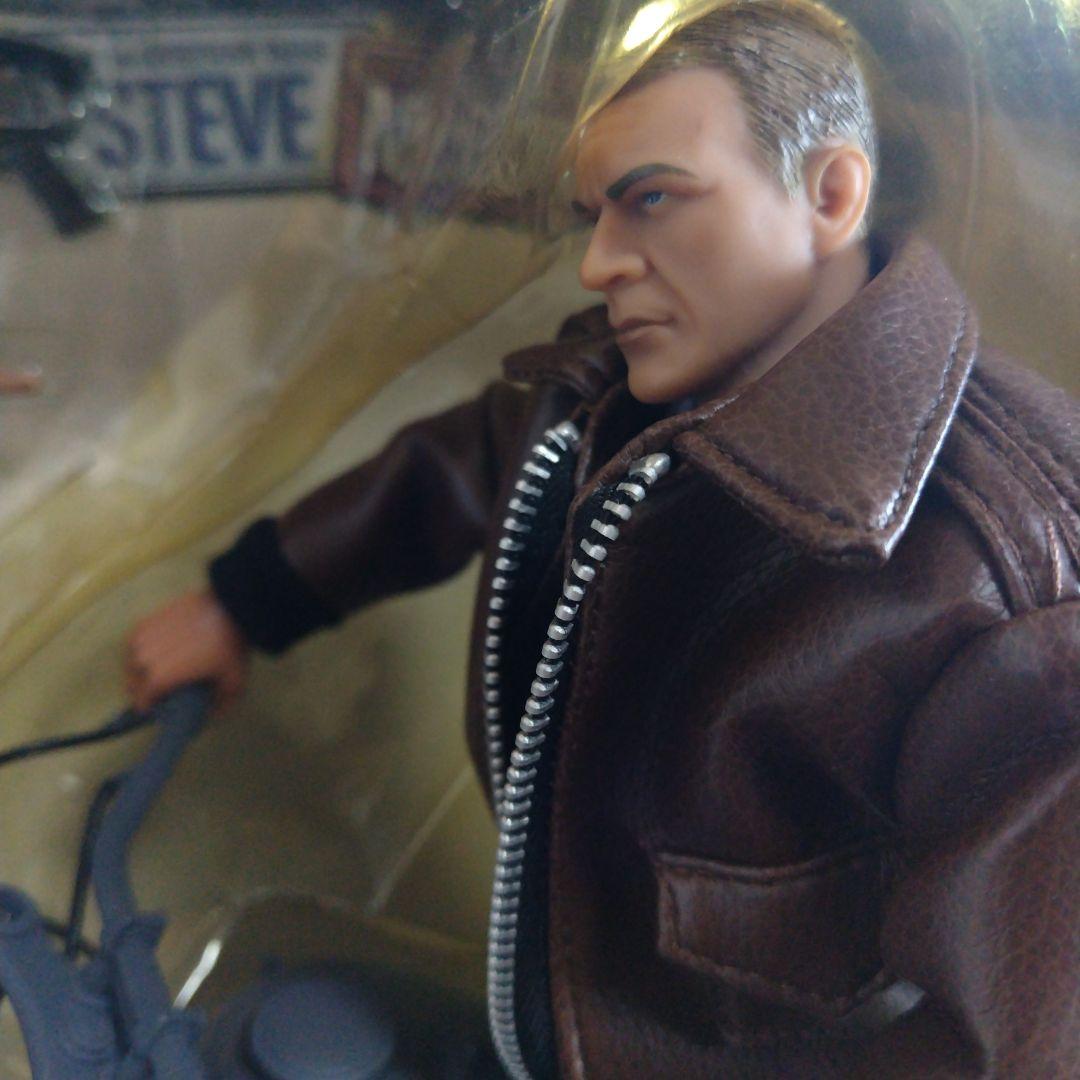 3月17日まで出品スティーブ・マックイーン 1:6 フィギュア バイク付き