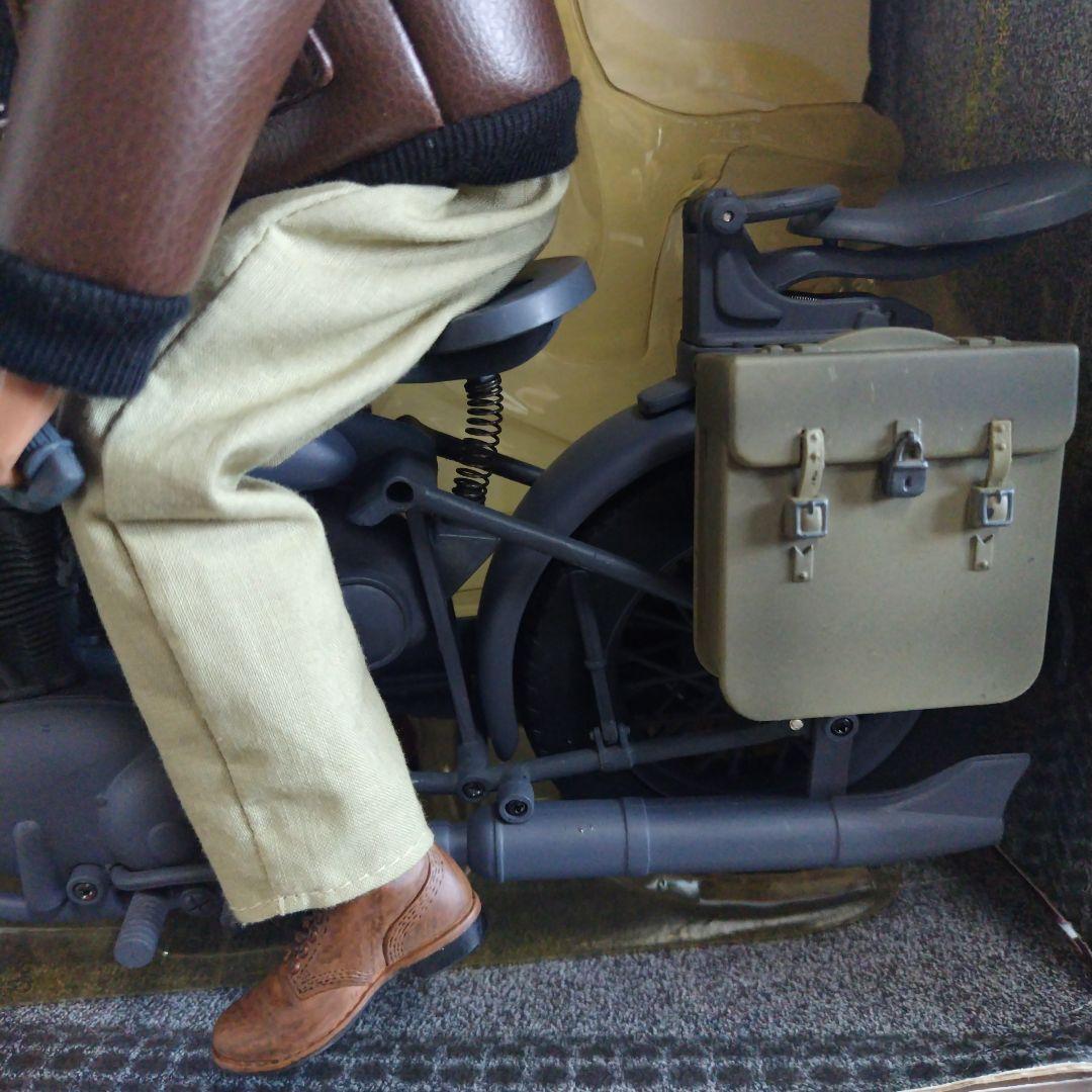 3月17日まで出品スティーブ・マックイーン 1:6 フィギュア バイク付き