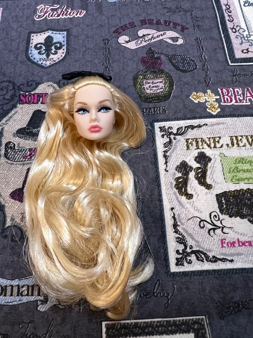 So Curious Poppy Parker ヘッド