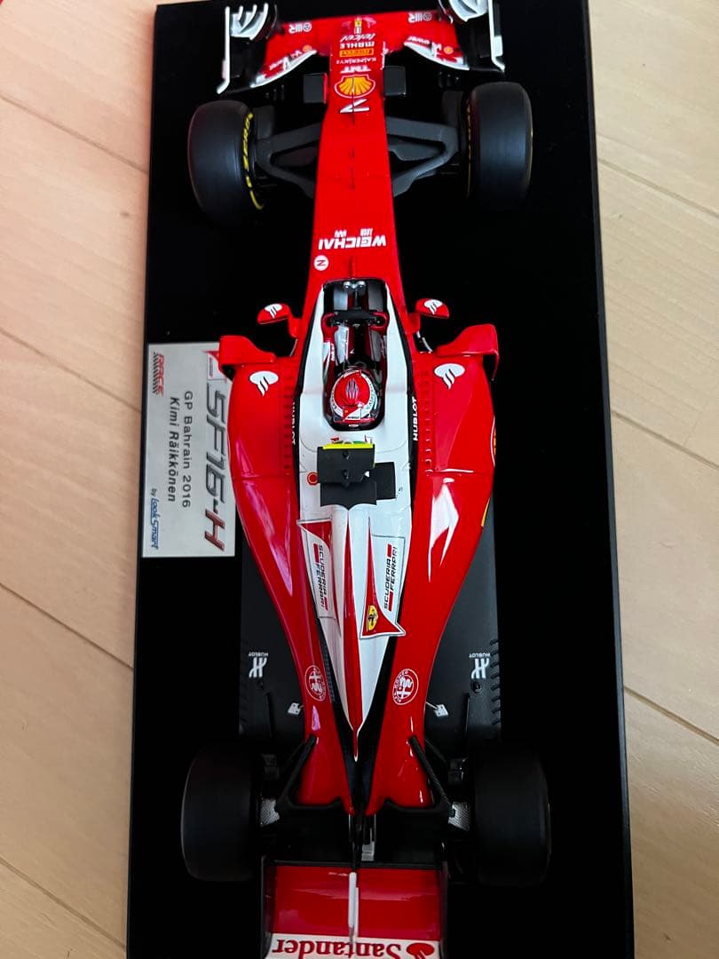 美品 1/18 ルックスマート ライコネン フェラーリ SF16-H 2016