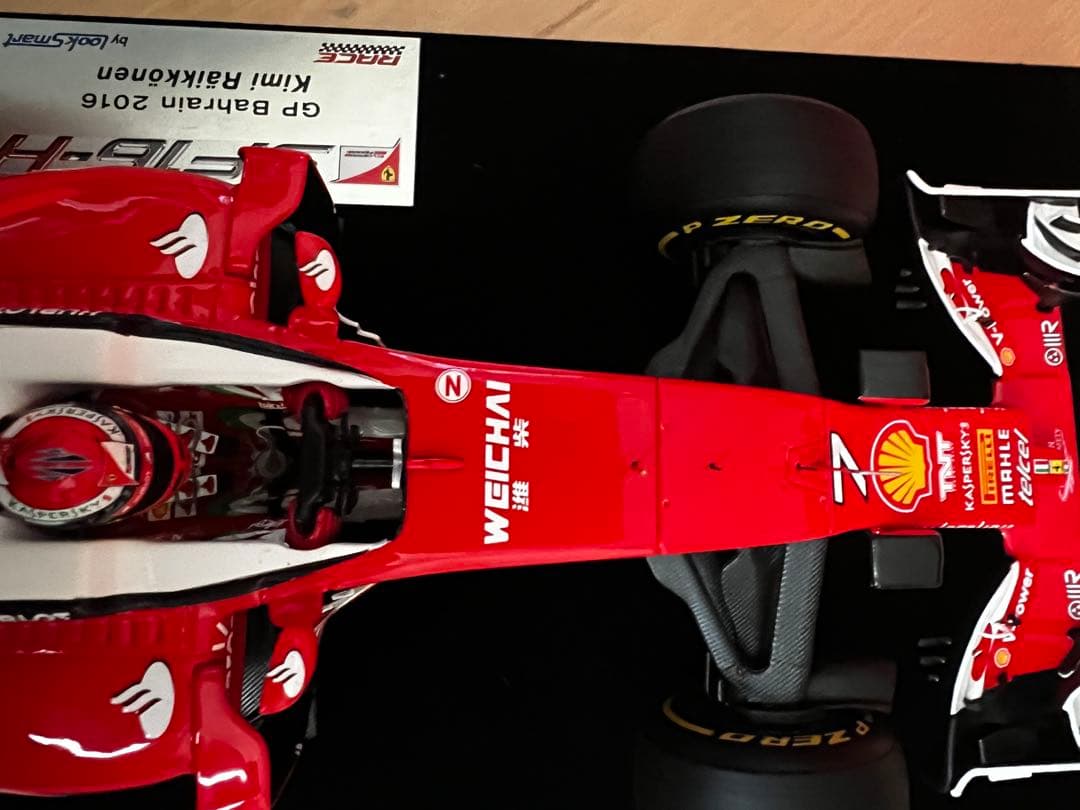 美品 1/18 ルックスマート ライコネン フェラーリ SF16-H 2016