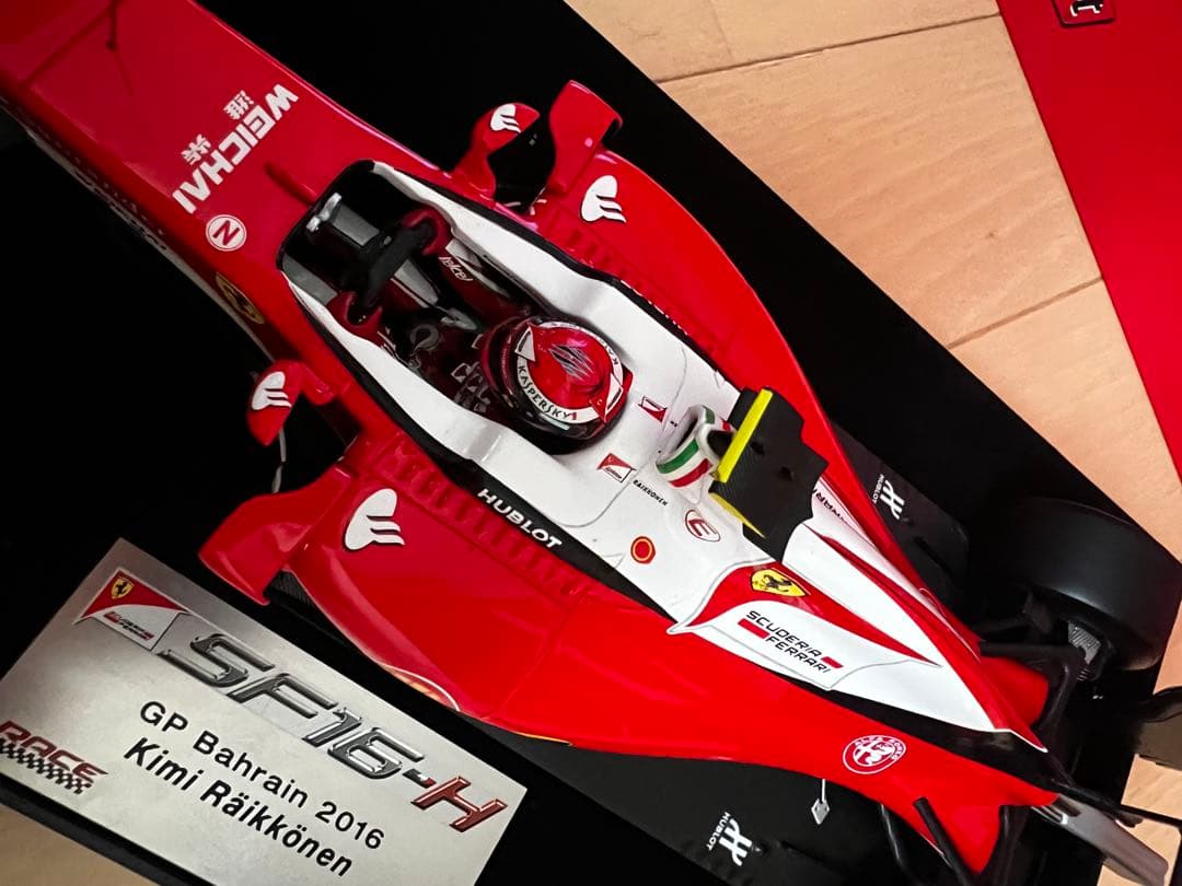美品 1/18 ルックスマート ライコネン フェラーリ SF16-H 2016