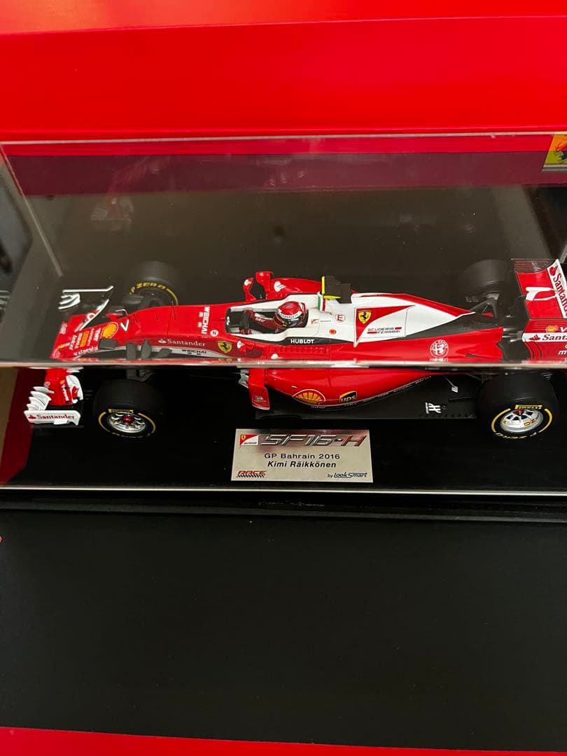 美品 1/18 ルックスマート ライコネン フェラーリ SF16-H 2016