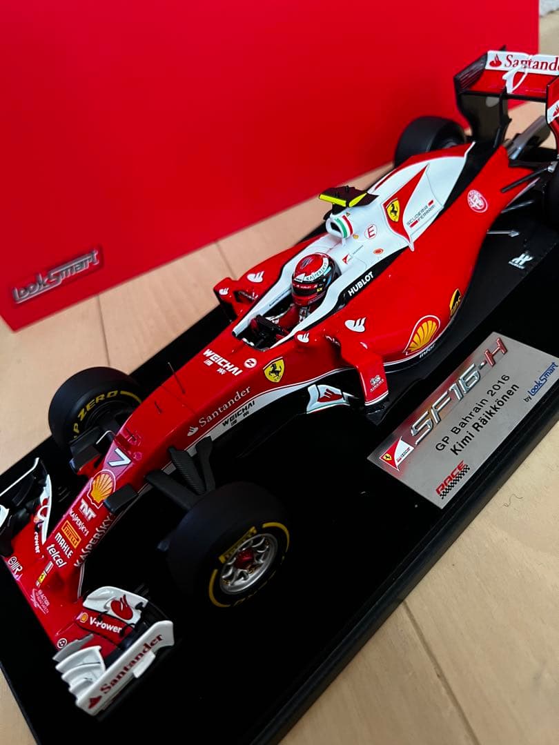 美品 1/18 ルックスマート ライコネン フェラーリ SF16-H 2016
