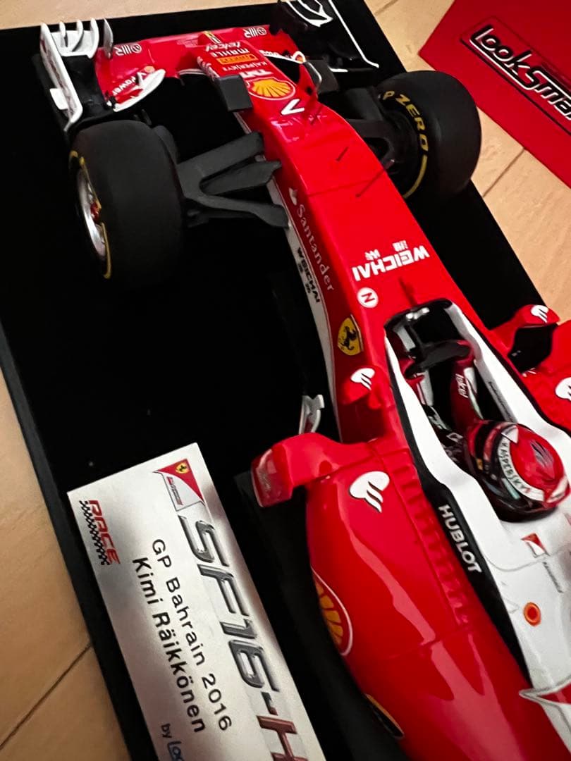 美品 1/18 ルックスマート ライコネン フェラーリ SF16-H 2016